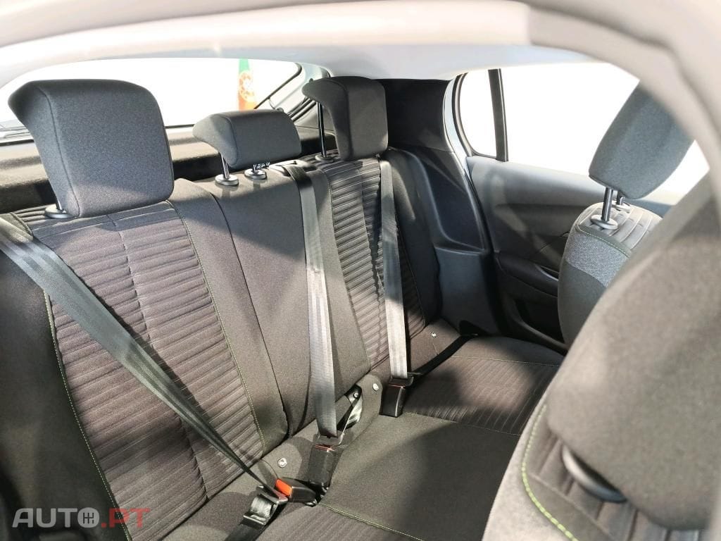 Peugeot E-208 50 kWh Active