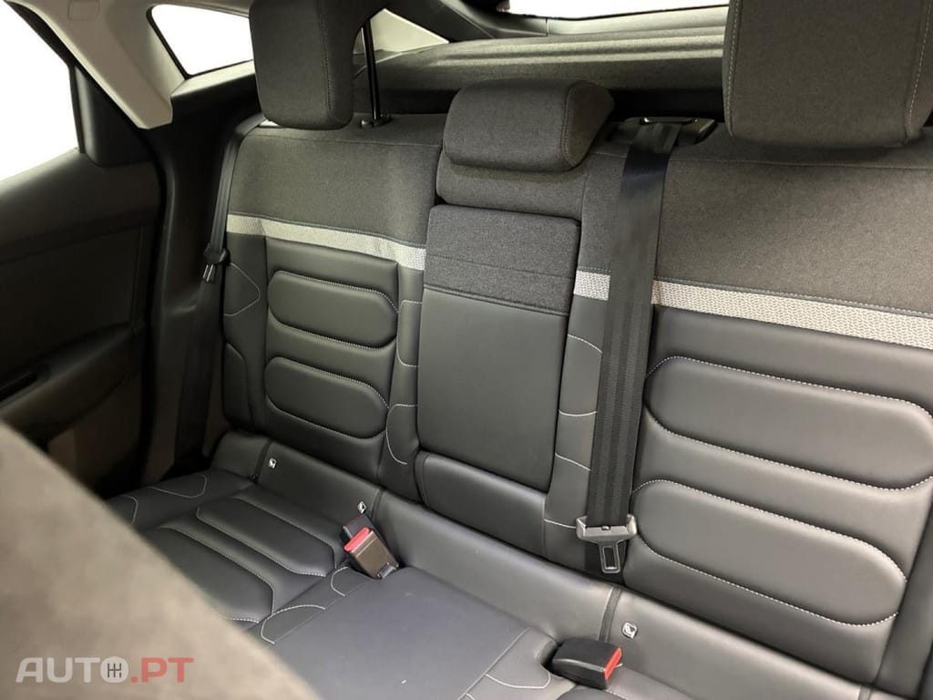 Citroen C4 1.2 PureTech Shine EAT8