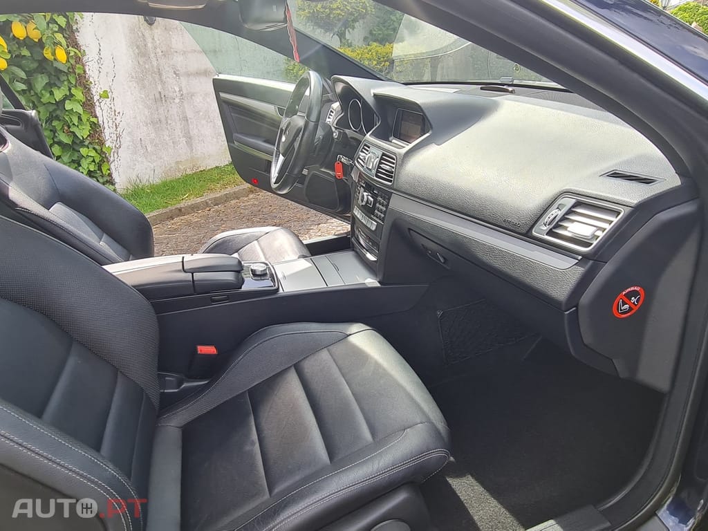 Mercedes-Benz E 220 CDi BlueEfficiency Auto