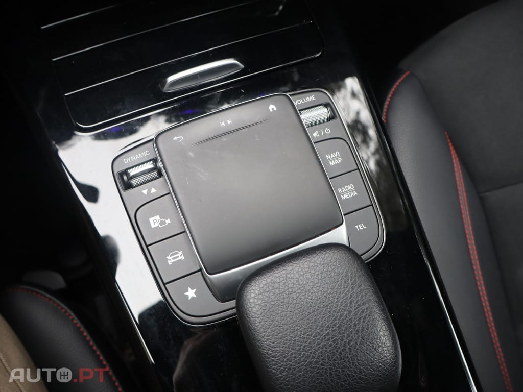 Mercedes-Benz A 250 e AMG Line