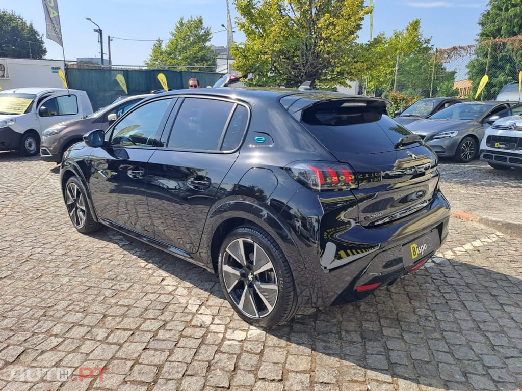 Peugeot E-208 50 kWh GT Pack
