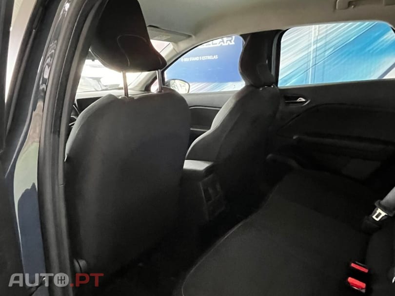 Renault Captur Outro