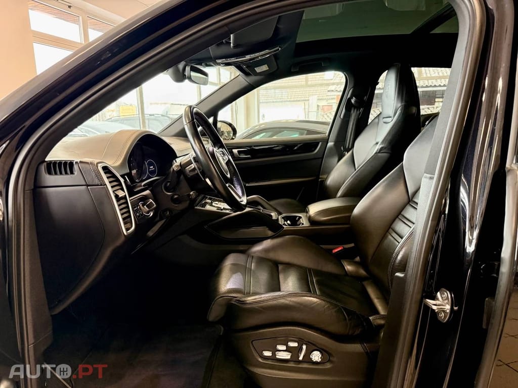 Porsche Cayenne V6