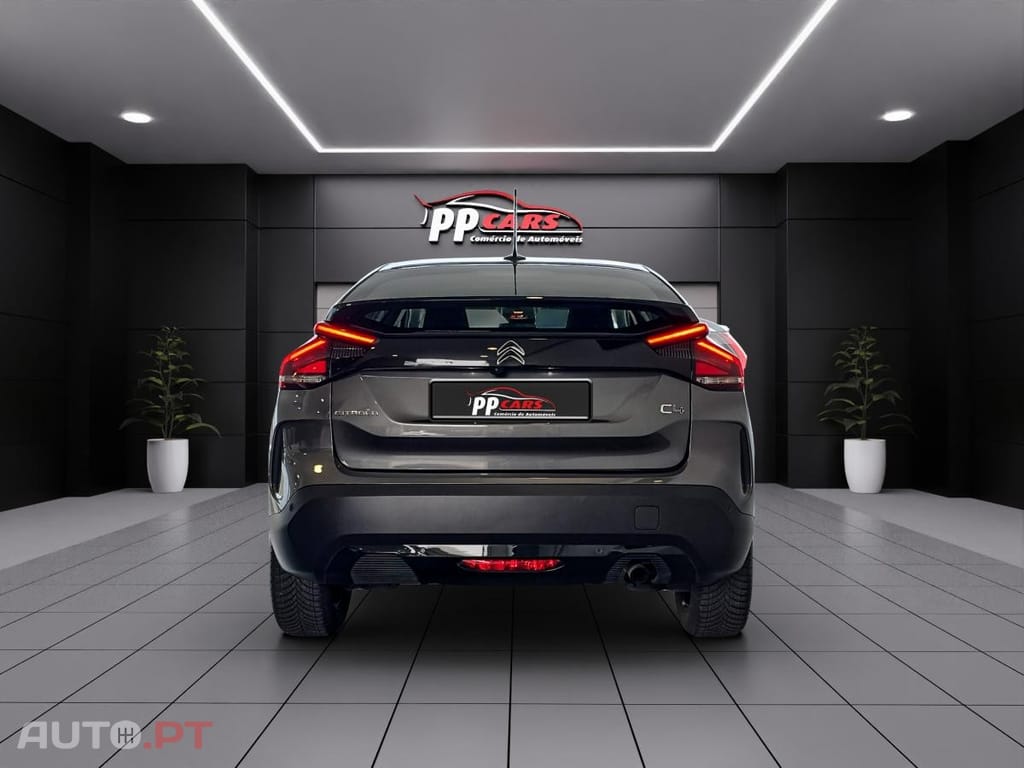 Citroen C4 BlueHDi 130 Stop&Start EAT8 SHINE