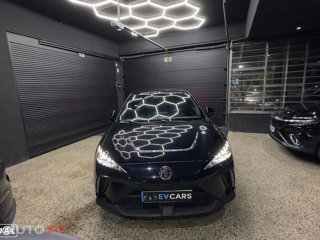 MG MG4 77 kWh Extended Range Luxury