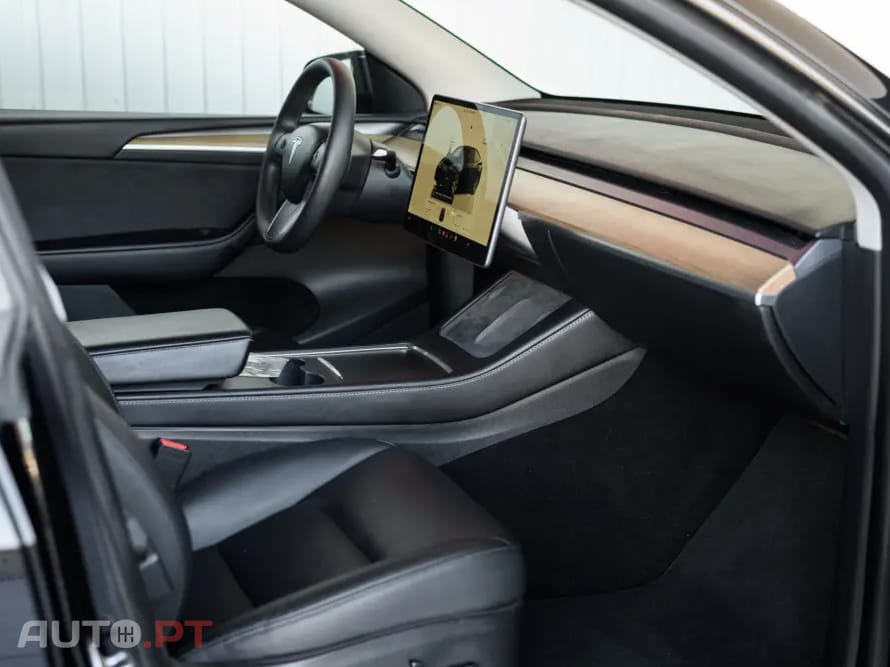 Tesla Model Y Long Range Dual Motor AWD