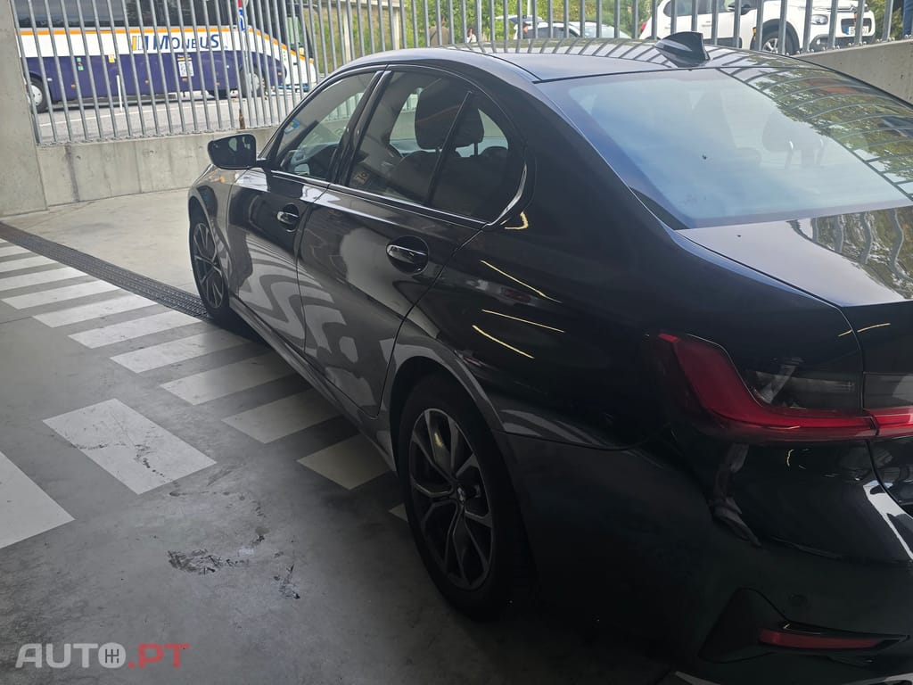 BMW 318 SÉRIE 3 BERLINA G20