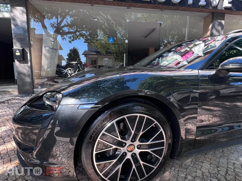 Porsche Taycan Standard