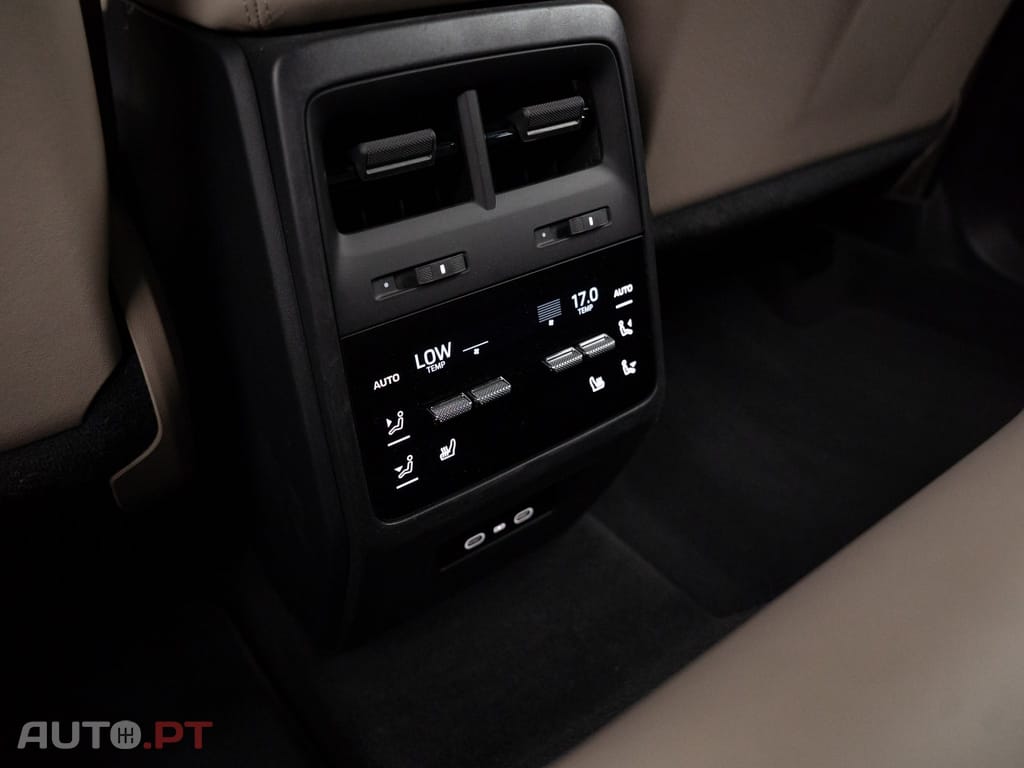 Porsche Macan Electric 4