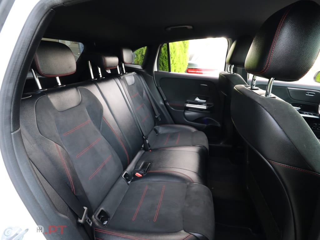Mercedes-Benz GLA 250 e 8G-DCT AMG Line — fotografia 11
