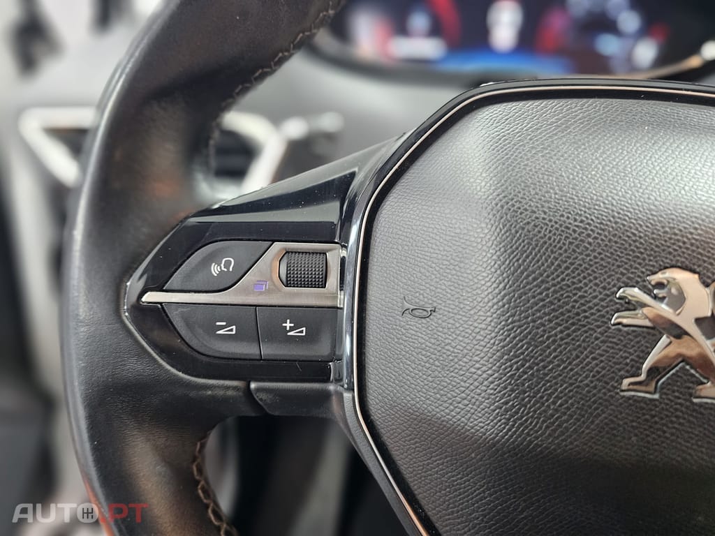 Peugeot 5008 1.2 PureTech Allure EAT8