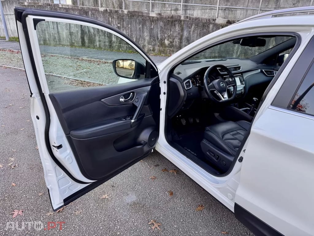 Nissan Qashqai 1.2 DIG-T Tekna Premium Bose