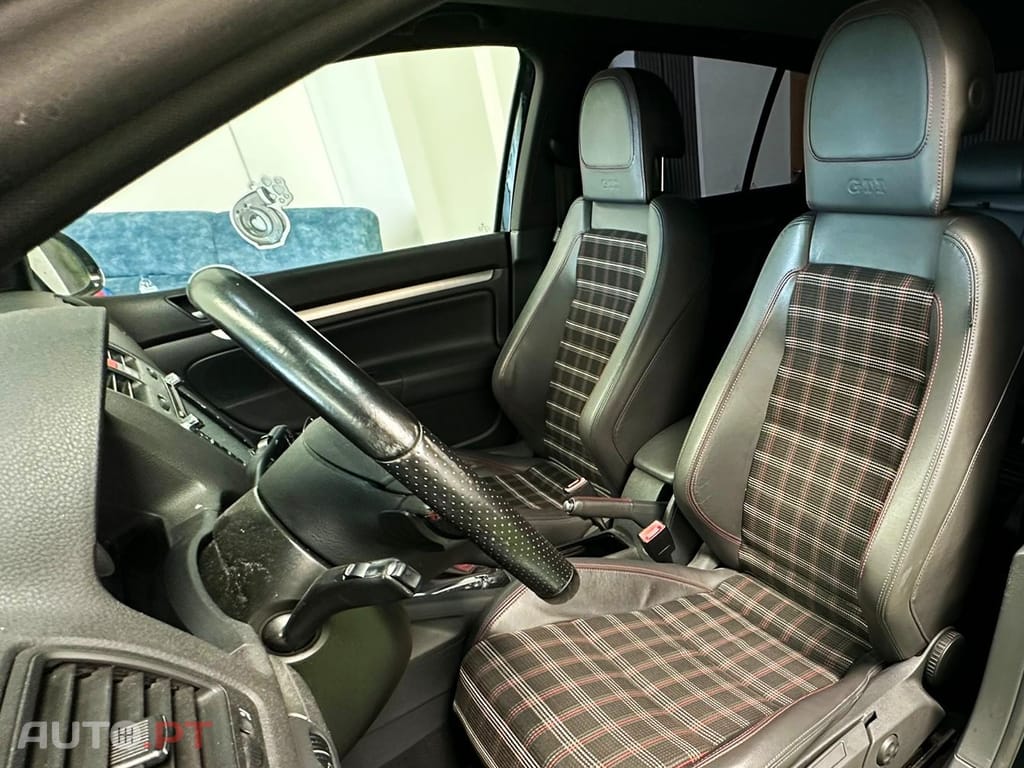 Volkswagen Golf VI 2.0 GTI Edition 30