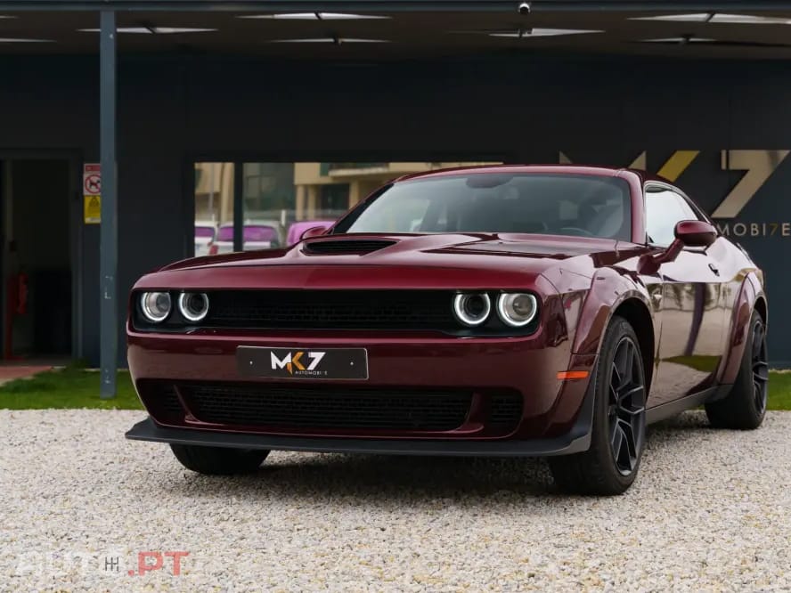 Dodge Challenger Auto SXT Plus