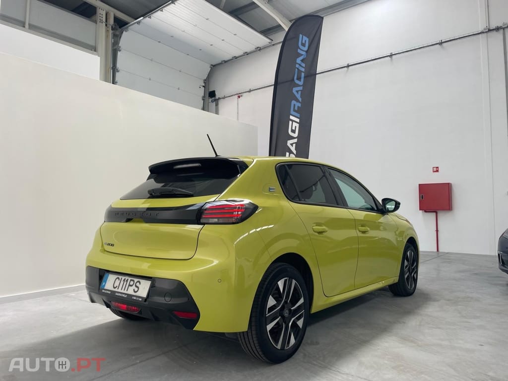 Peugeot E-208 50 kWh Style