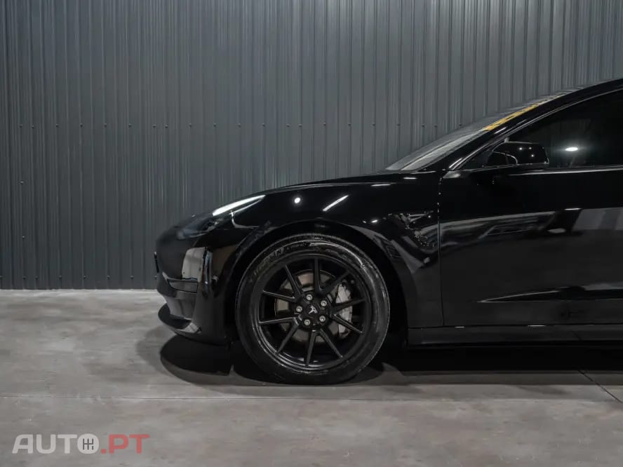 Tesla Model 3 Standard Range Plus RWD