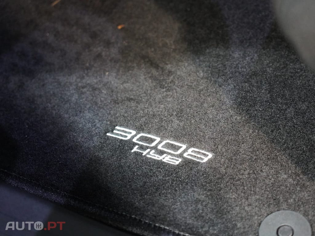 Peugeot 3008 1.2 Hybrid Allure e-DCS6