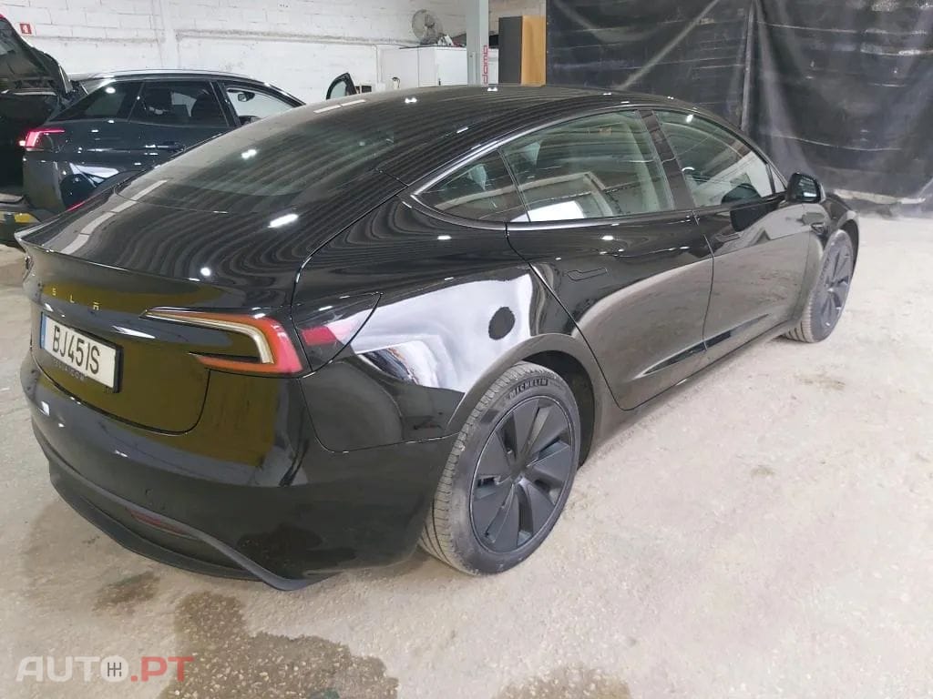Tesla Model 3 Tração Traseira Premium