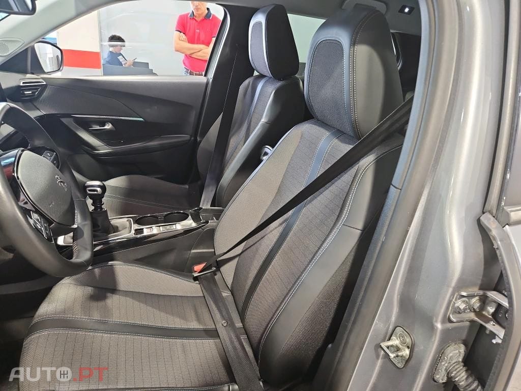 Peugeot 2008 1.2 PureTech Allure