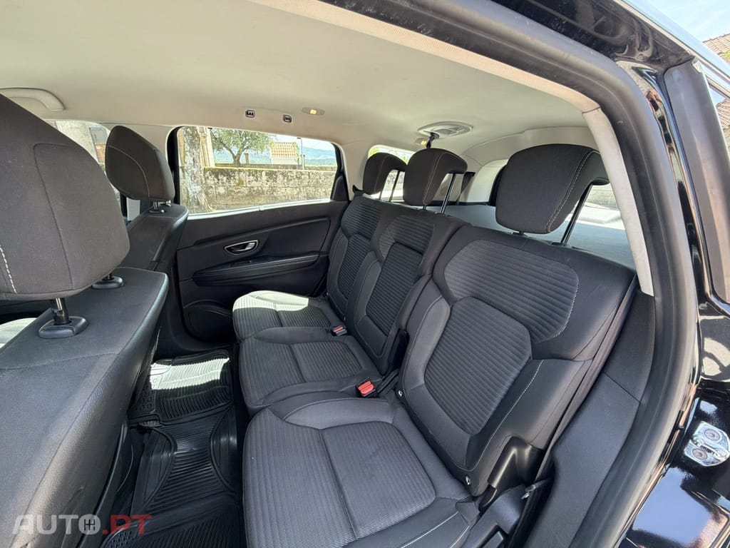 Renault Scénic dCi 110 EDC Dynamique