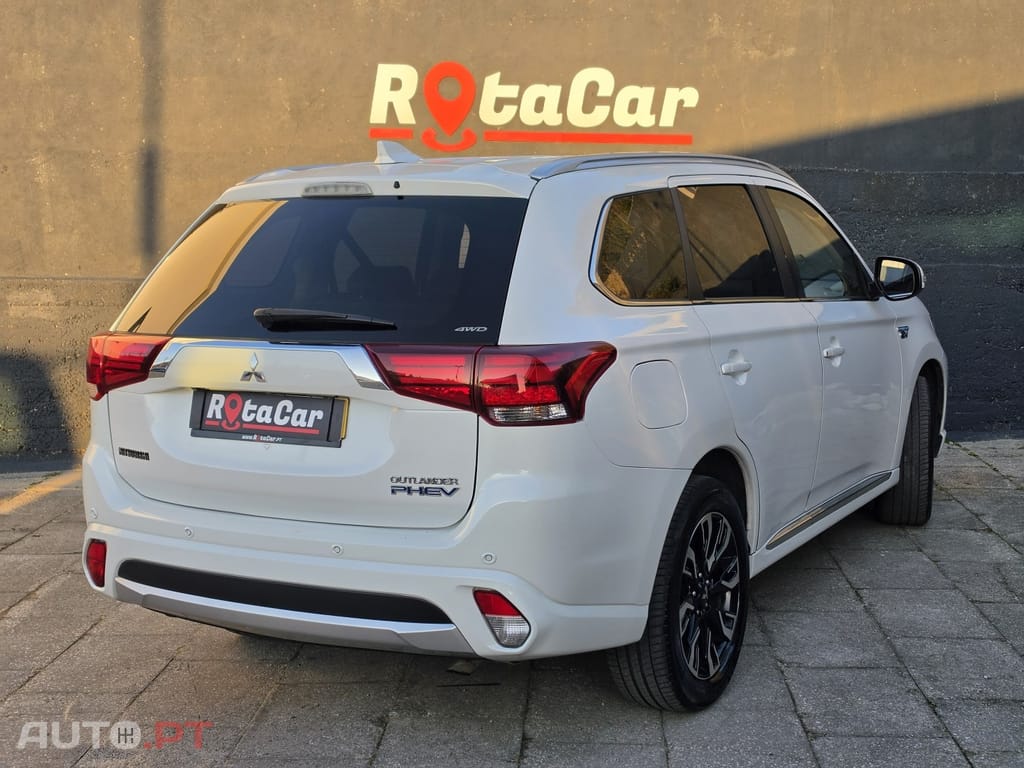 Mitsubishi Outlander 2.0 Intense Navi