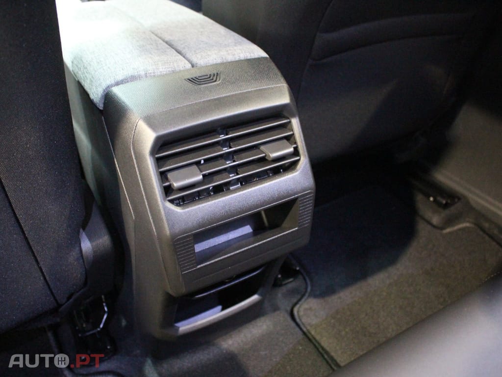 Peugeot 3008 1.2 Hybrid Allure e-DCS6