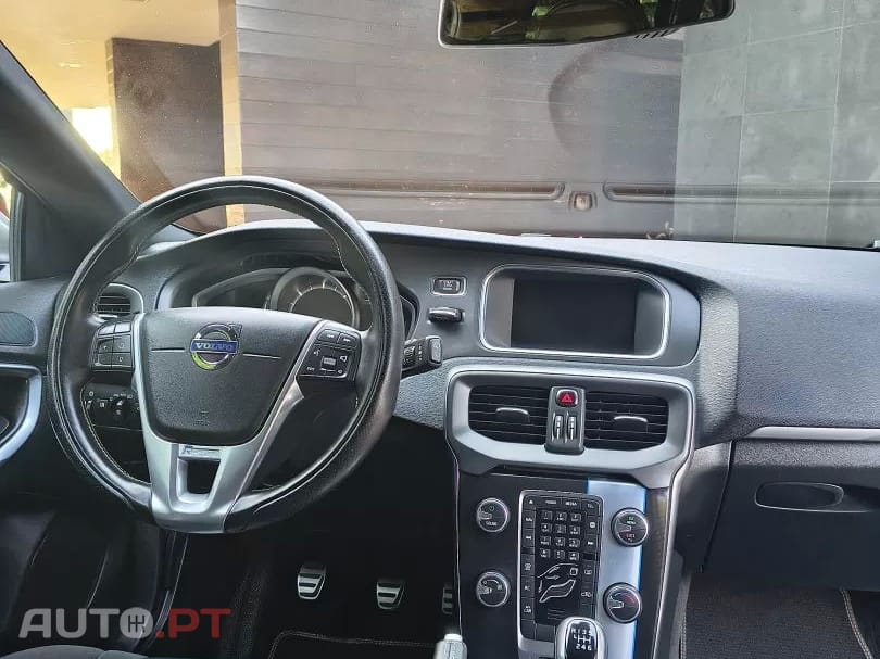 Volvo V40 1.6 D2 R-Design