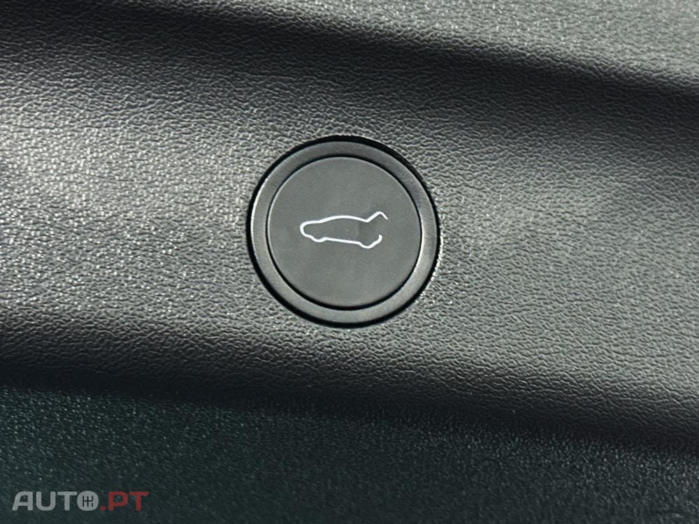 Tesla Model Y Long Range Dual Motor AWD
