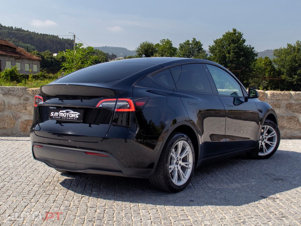 Tesla Model Y Long Range Dual Motor AWD