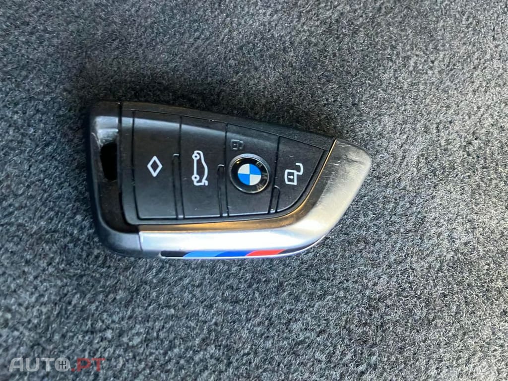 BMW 118 i Pack Desportivo M Auto