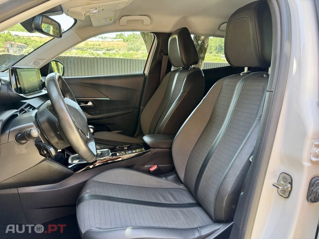 Peugeot 2008 1.5 BlueHDi Allure Pack
