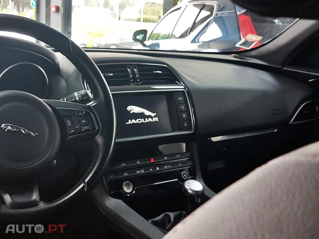 Jaguar F-Pace 2.0 i4D Prestige AWD