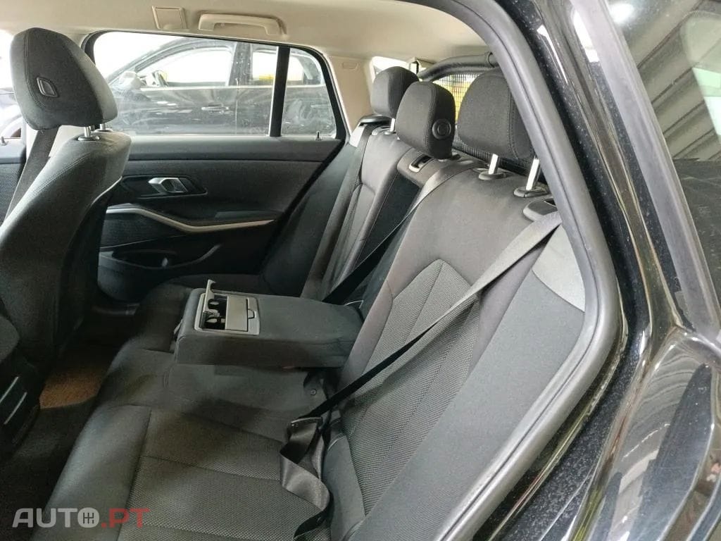 BMW 318 d Touring Essence