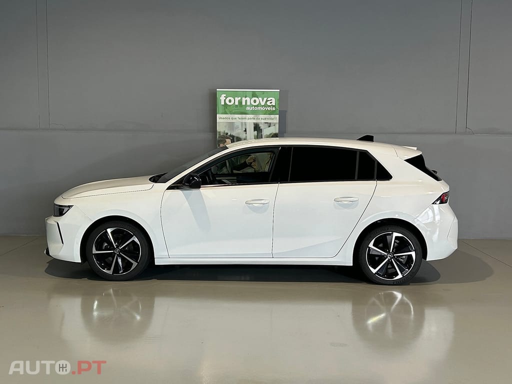 Opel Astra 1.2 T Elegance
