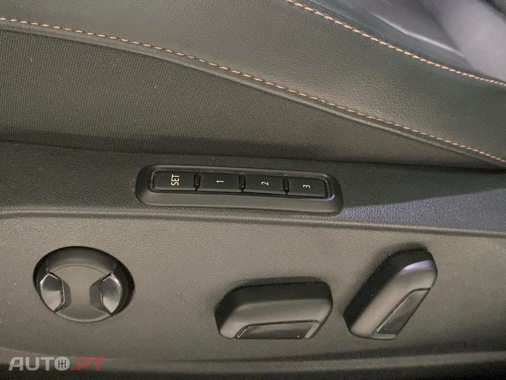 Cupra Leon 1.5 eTSI MID DSG