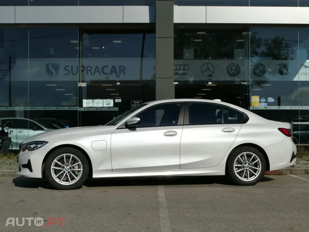 BMW 330 e iPerformance Advantage