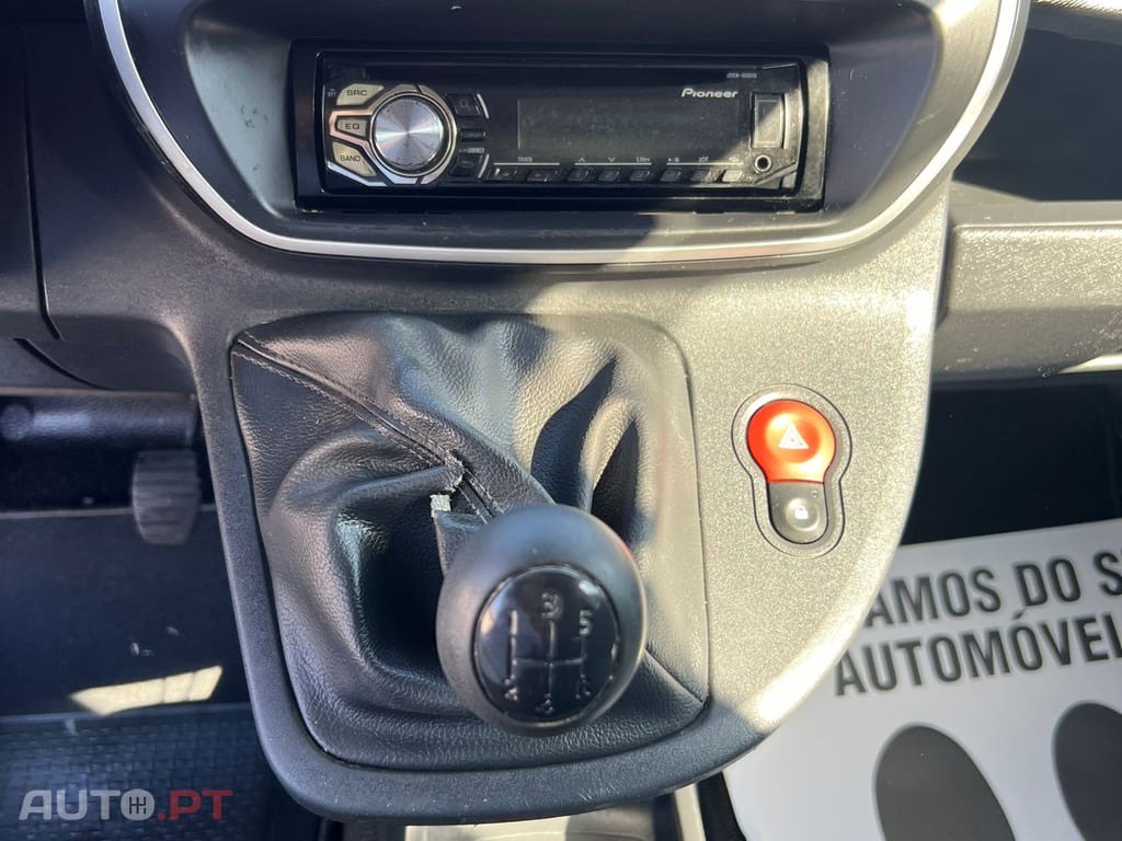 Renault Kangoo Isotérmica com Sistema de frio.