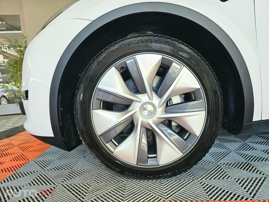 Tesla Model Y Long Range Dual Motor