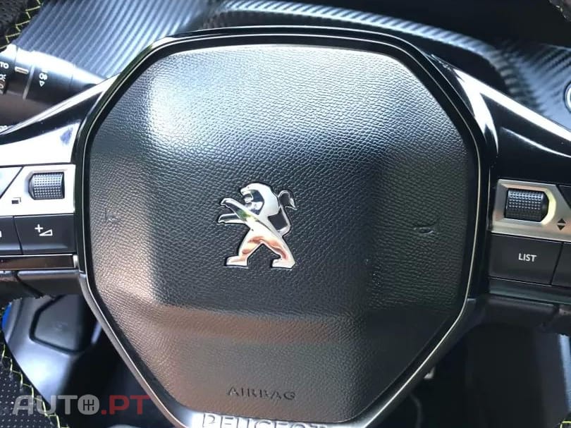 Peugeot 208 E GT Line