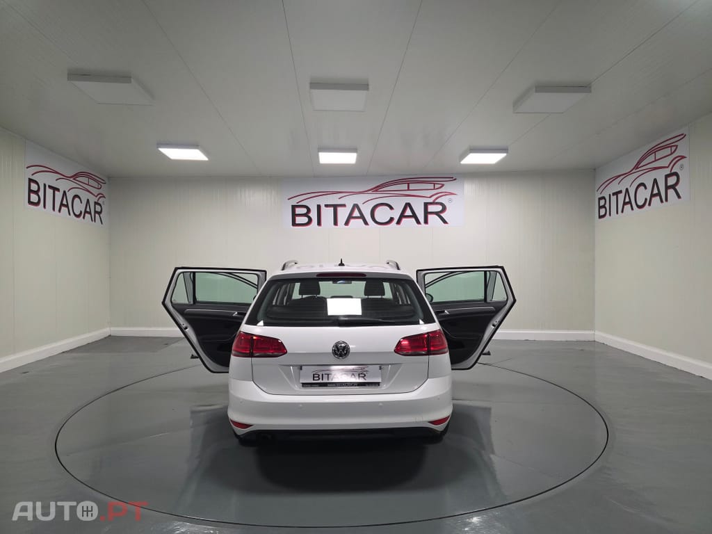 Volkswagen Golf 1.6 HDI CONFORTLINE