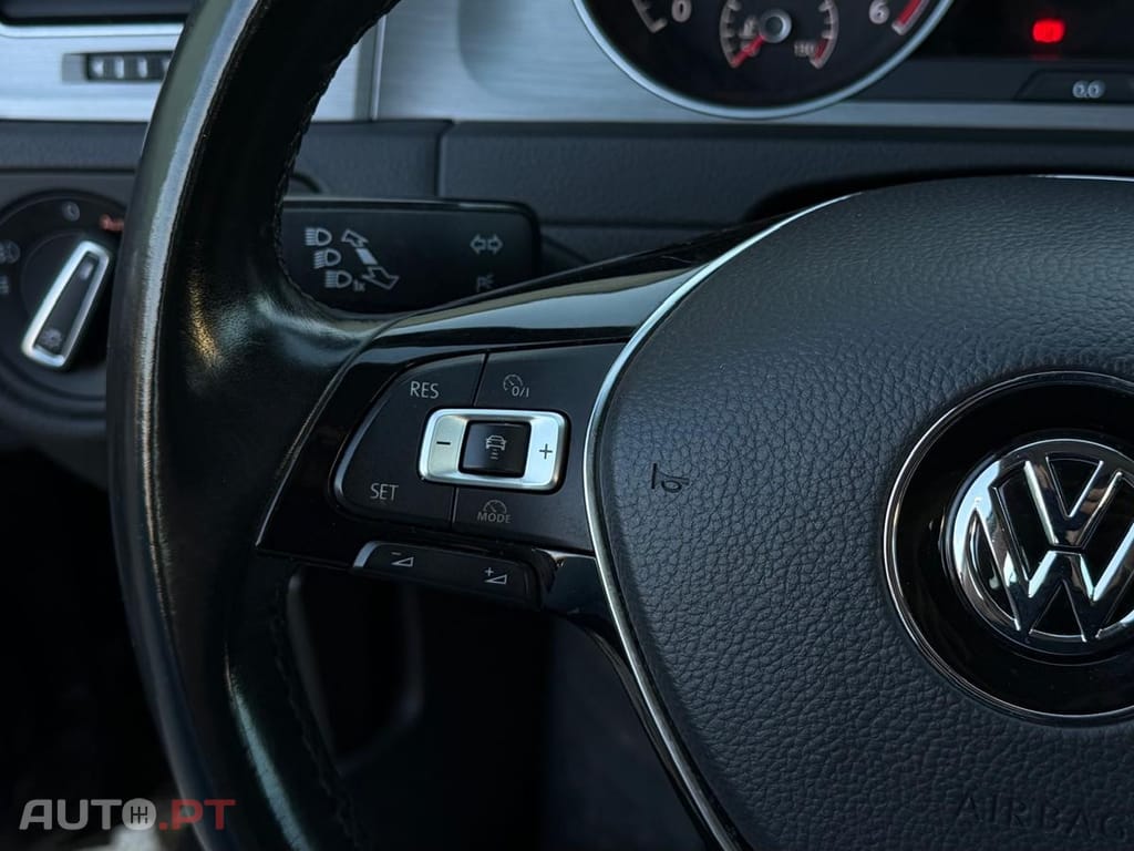 Volkswagen Golf 1.6 TDI Confortline DSG