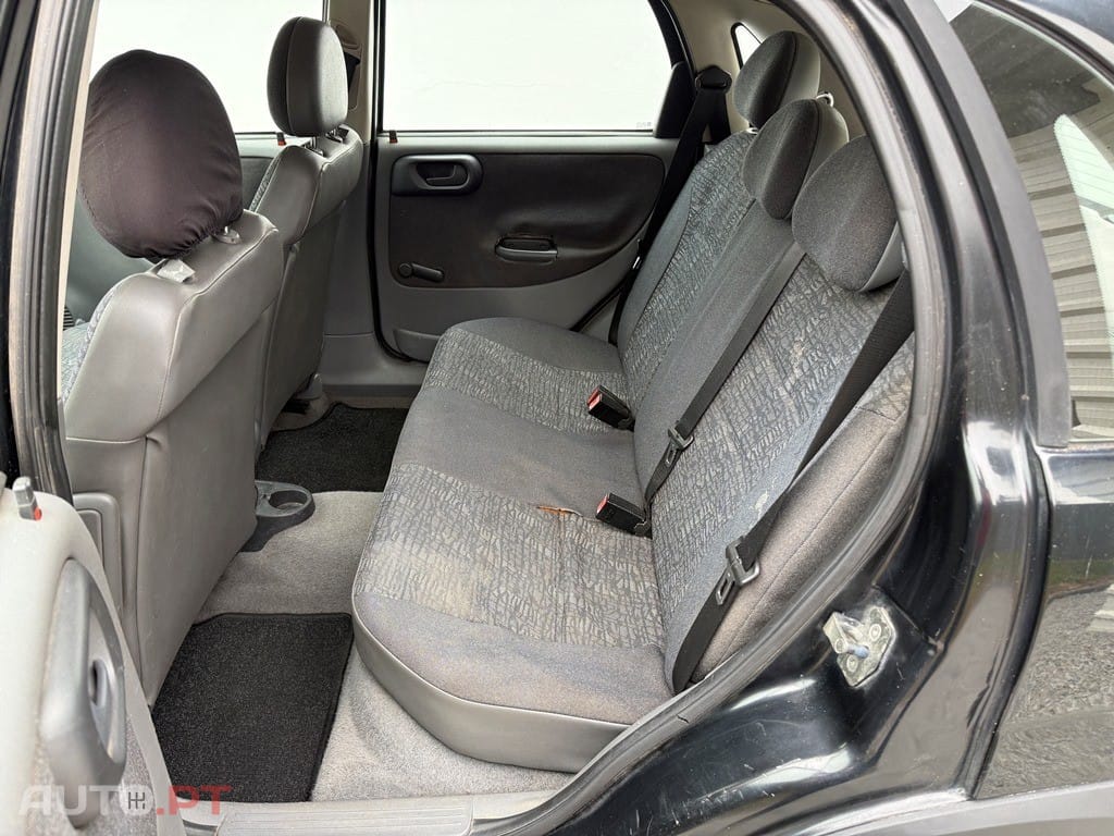 Opel Corsa 1.2 16V Confort