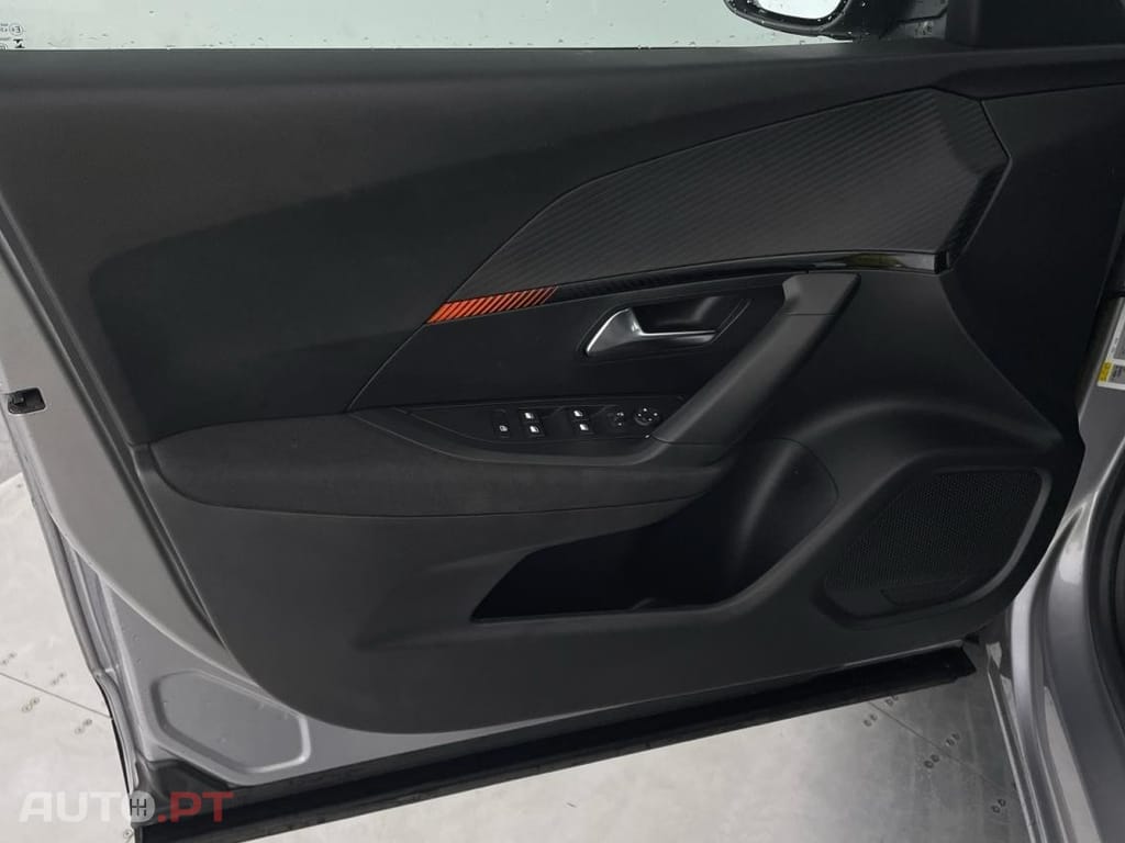 Peugeot 2008 1.2 PureTech Active Pack