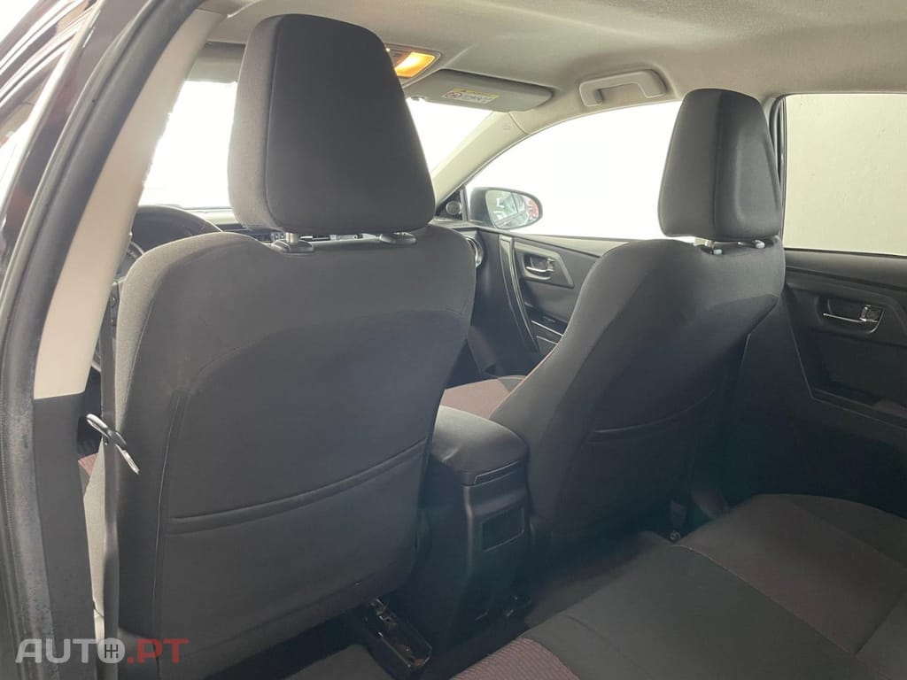 Toyota Auris 1.4 D-4D Exclusive+P.Sport