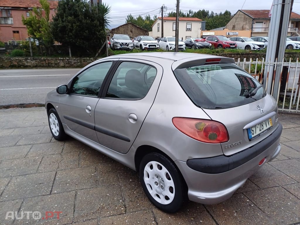 Peugeot 206 1.1 Color Line