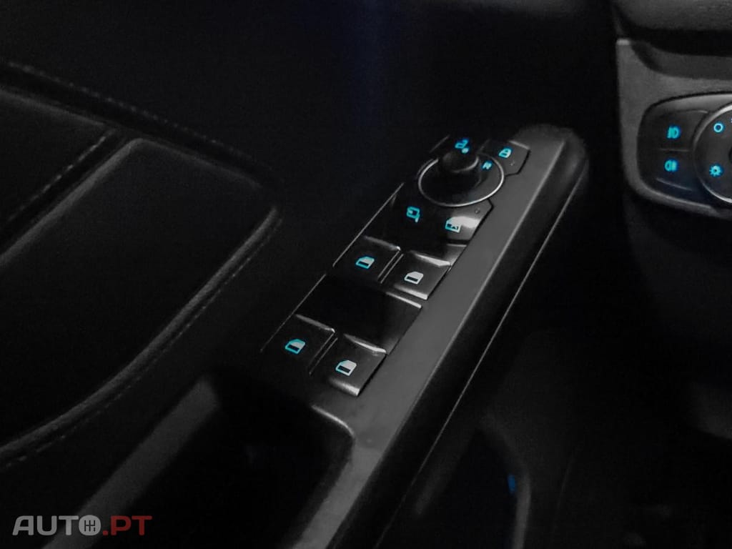 Ford Focus SW 1.0 EcoBoost MHEV ST-Line X