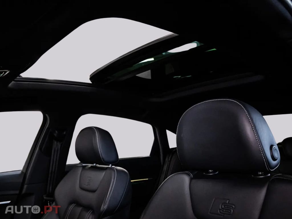 Audi Q8 E-Tron I.V.A DEDUTÍVEL S LINE