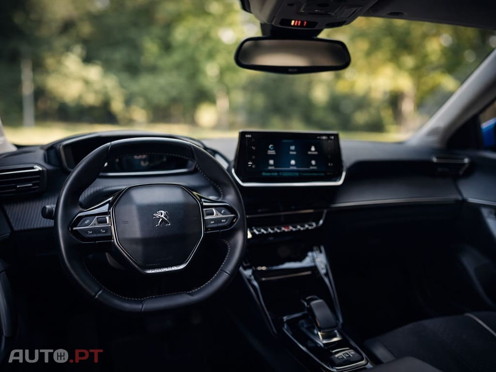 Peugeot E-2008 50 kWh Allure