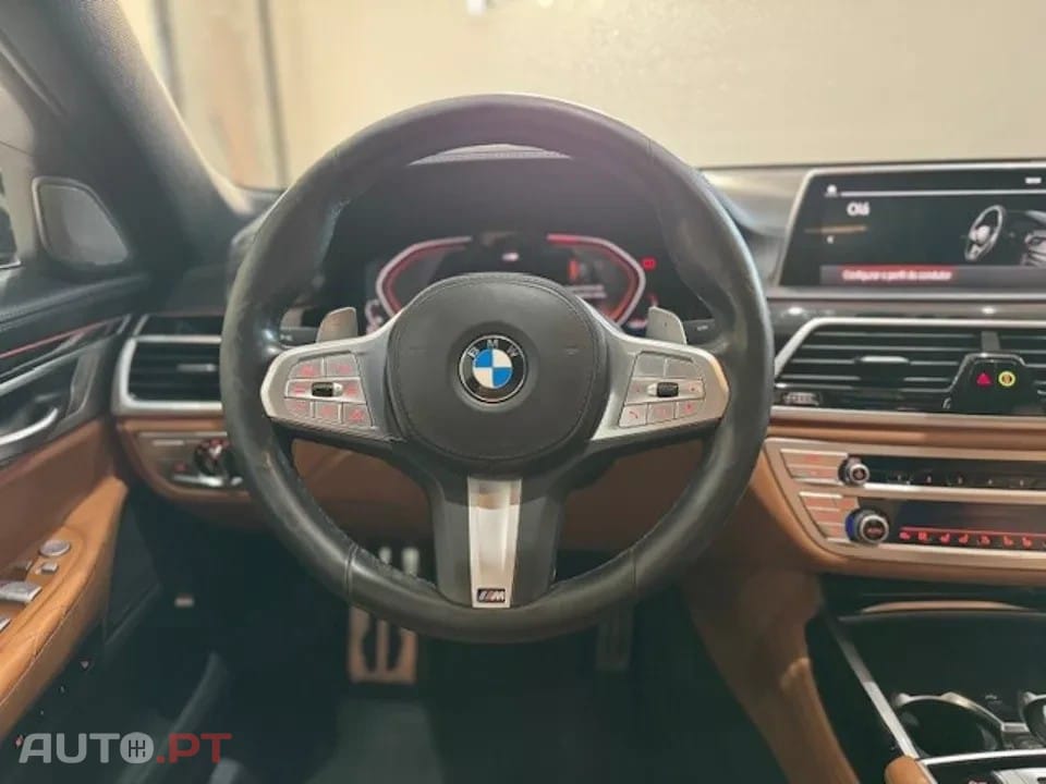 BMW 740 d xDrive Pack Desportivo M