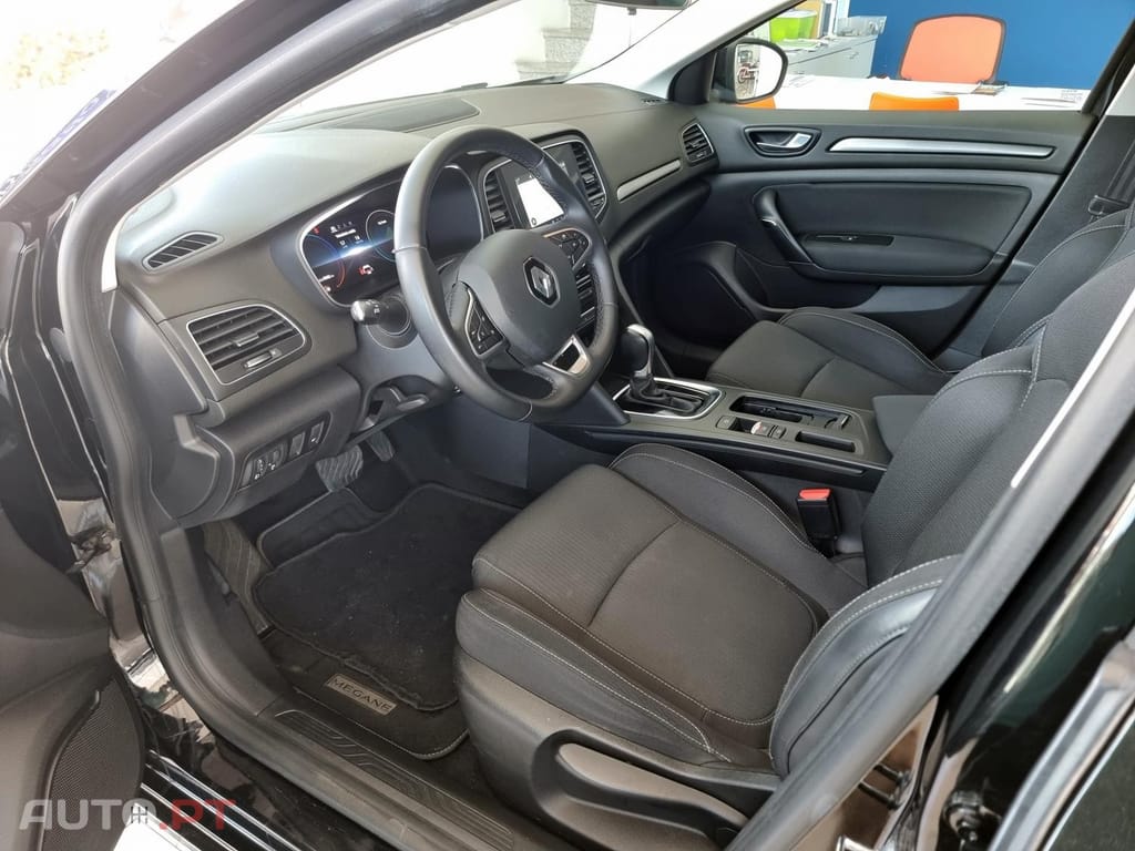 Renault Mégane Sport Tourer  1.6 E-Tech Plug-In Intens